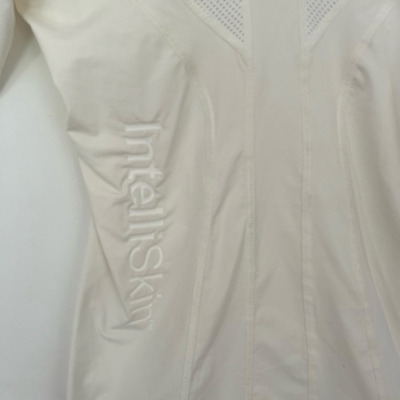 Intelliskin Top Posture Compression
Short Sleeve Tee Stretch V-Neck
Women M - Picture 6 of 9